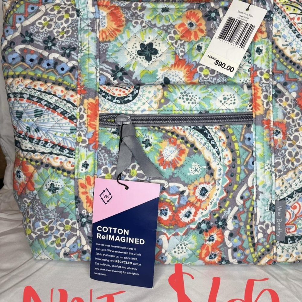 Multi-coloured Vera Bradley tote bag with multiple pockets #totebag #multicolore